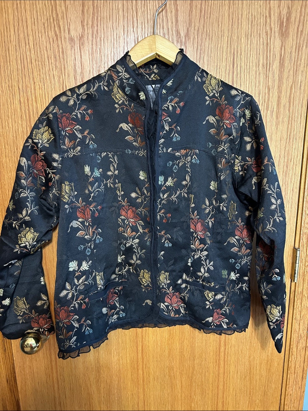 Chico's Black Floral Embroidered Zip Jacket Ruffle Trim Size 2 / US 12 Large - Picture 2 of 10